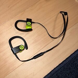 Beats Powerbeats Earbuds